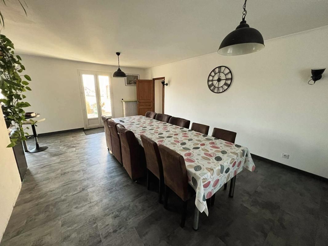 TOURTOIRAC Maison Tourtoirac 9 pièce(s) 230 m2 2
