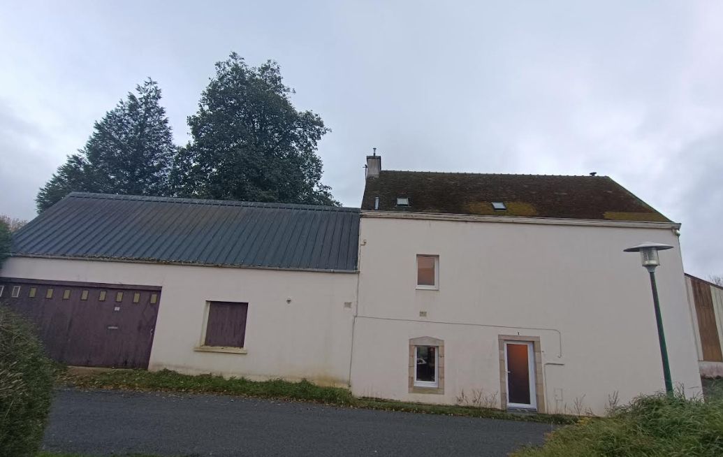 LAZ 29520 Laz maison centre bourg 4 chambres grand salon garage double pompe à chaleur DPE C 2