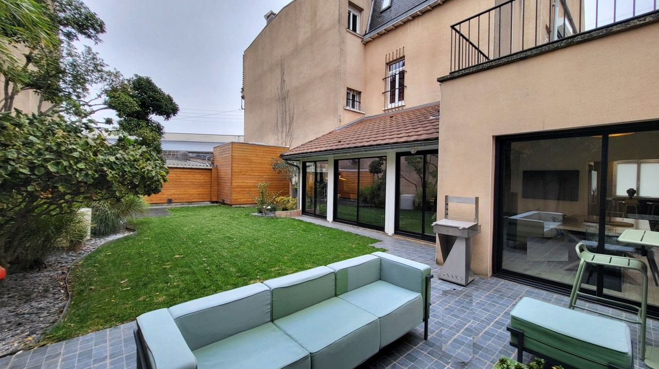 Ensemble immobilier comprenant  maison et local professionnel  loué