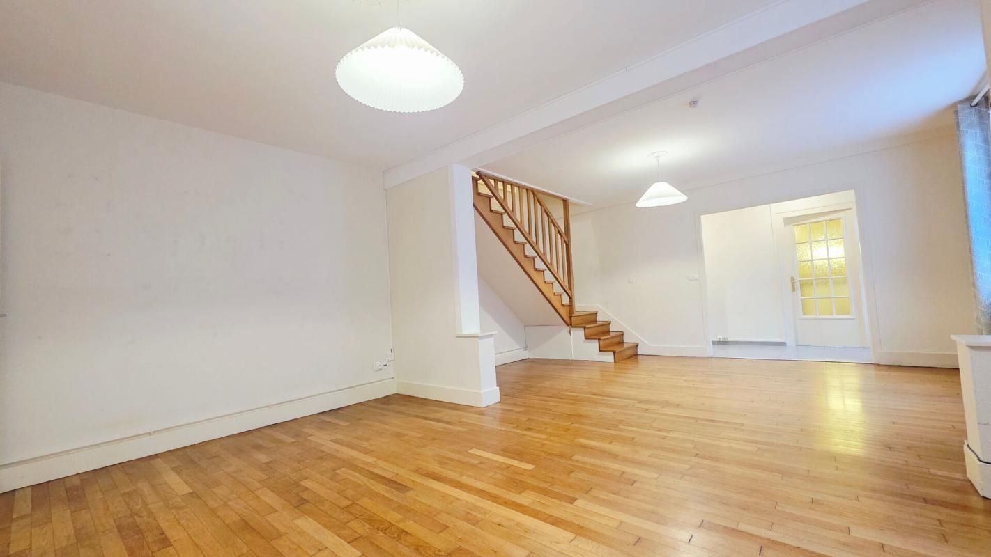 BOURGES BOURGES PROCHE CENTRE 134M² 5 PIECES 4 CHAMBRES GARAGE 2