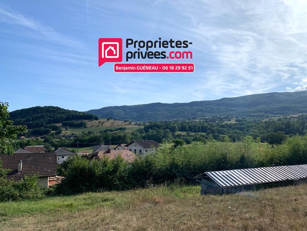 VALLIERES Terrain constructible hors lotissement - 670 m2 2