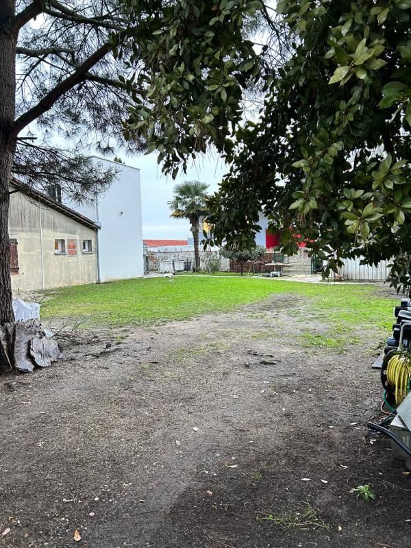 EYSINES Terrain Eysines 350 m2 1