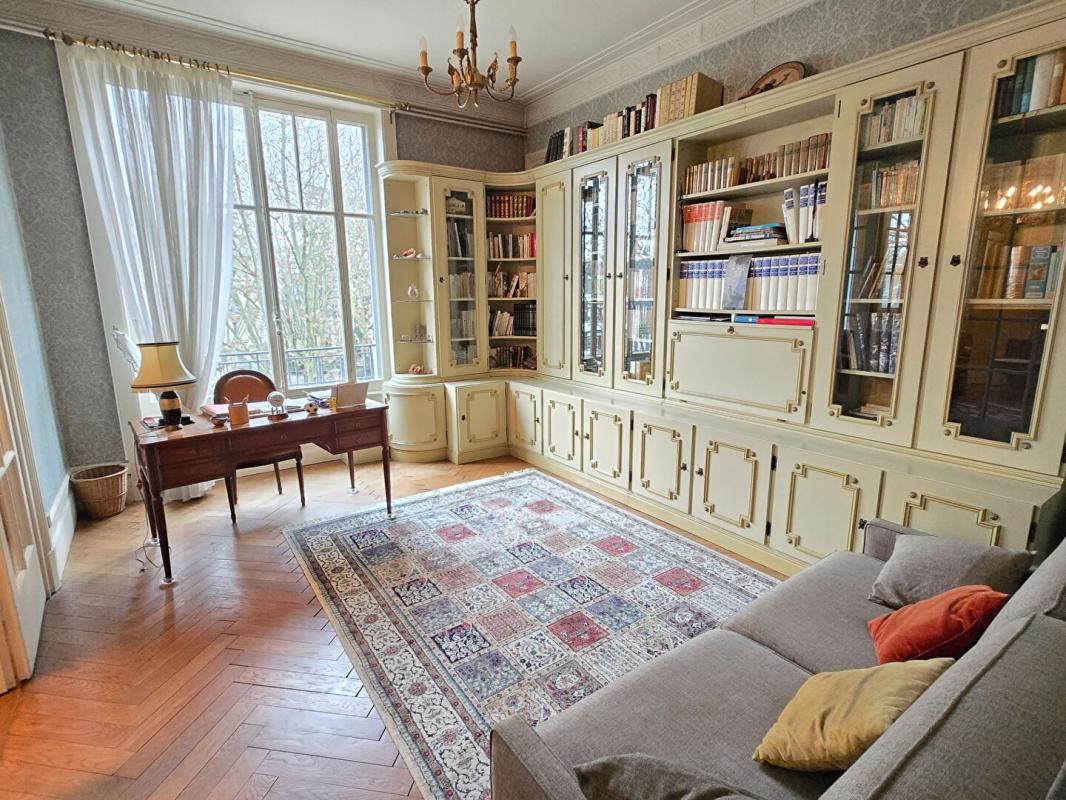 LYON-6E-ARRONDISSEMENT Appartement Lyon 6 pièces 186 m2 2