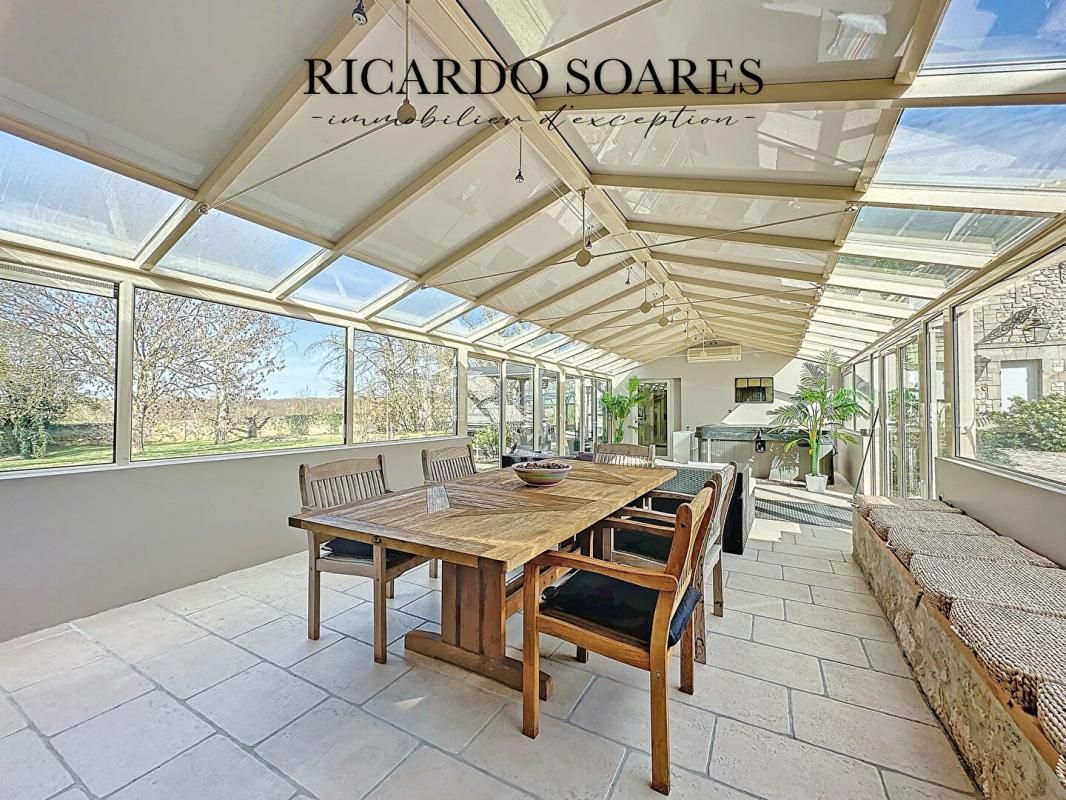 SENLIS DEMEURE D'EXCEPTION / 500m2 / 4 SUITES / PISCINE / SALLE DE JEUX / TERRAIN 2700m2 2