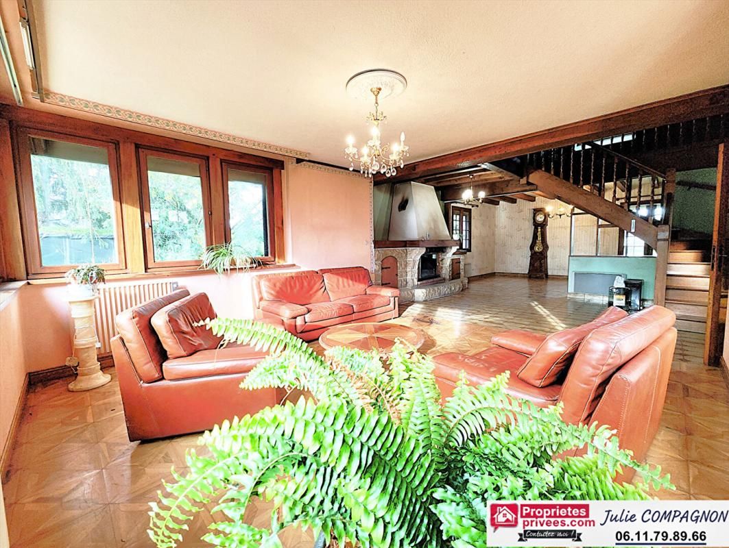 VARADES MAISON 4 CHAMBRES - GARAGE ET GRAND TERRAIN 9 000 m² env 2