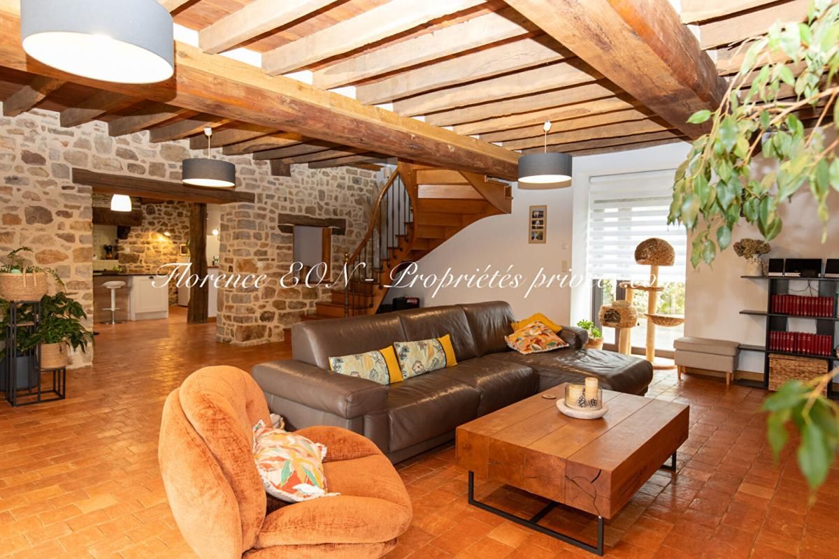 MONTREUIL-DES-LANDES Maison Montreuil Des Landes 5 pièce(s) 218 m2 1