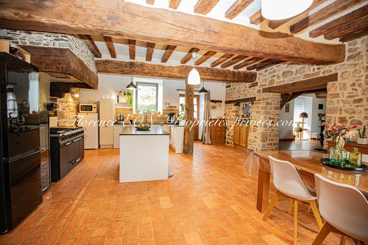 MONTREUIL-DES-LANDES Maison Montreuil Des Landes 5 pièce(s) 218 m2 4