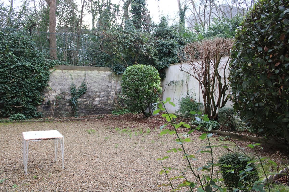 PARIS-14E-ARRONDISSEMENT Parc Montsouris Appartement 3P à rénover 3