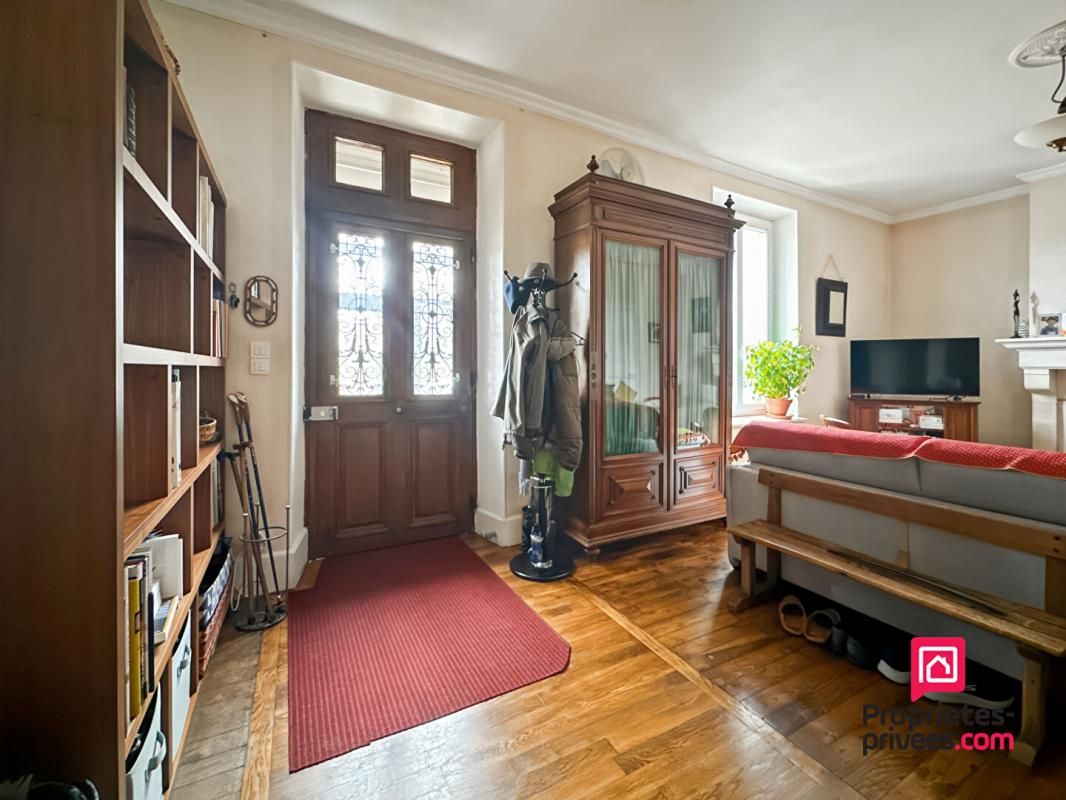 AVALLON Maison Avallon 8 pièce(s) 200 m2 2