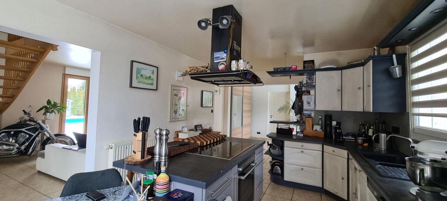 BADEVEL Villa d'architecte avec piscine sur grand terrain arboré 4