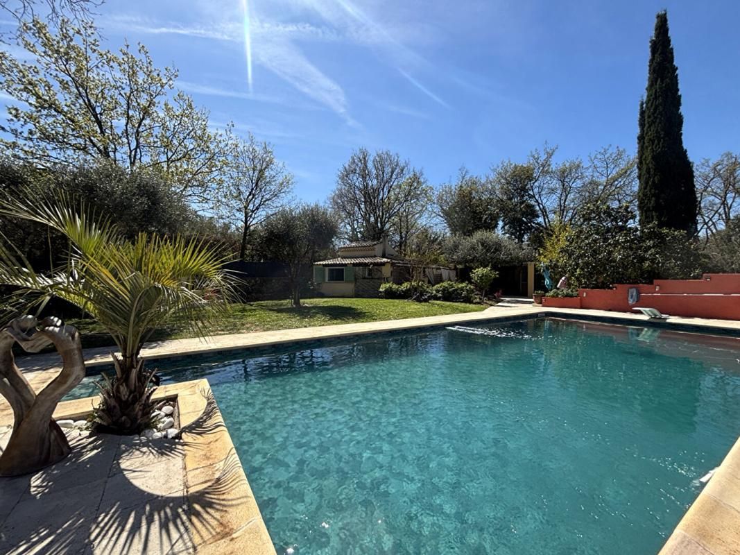 SAINT-PAUL-EN-FORET Superbe propriété de charme à Saint-Paul-en-Forêt avec dépendance et prestations haut de gamme 1