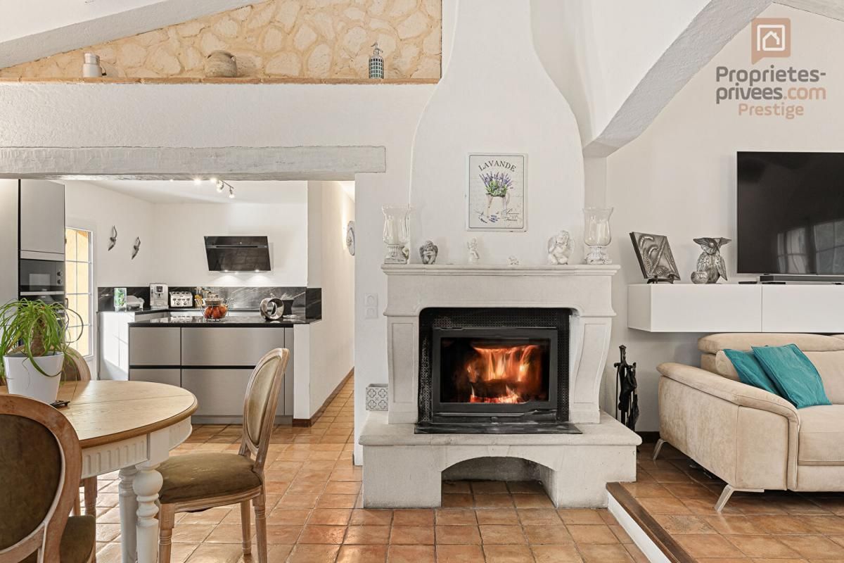 SAINT-PAUL-EN-FORET Superbe propriété de charme à Saint-Paul-en-Forêt avec dépendance et prestations haut de gamme 4