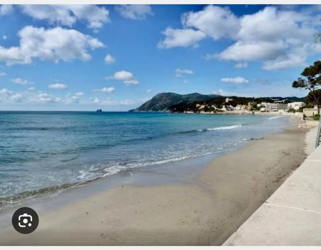 MAR VIVO LA SEYNE SUR MER - A PROXIMITE IMMEDIATE DES COMMERCES ET PLAGES - AU CALME ABSOLU - MAISONNETTE 44 M² AVEC GARAGE