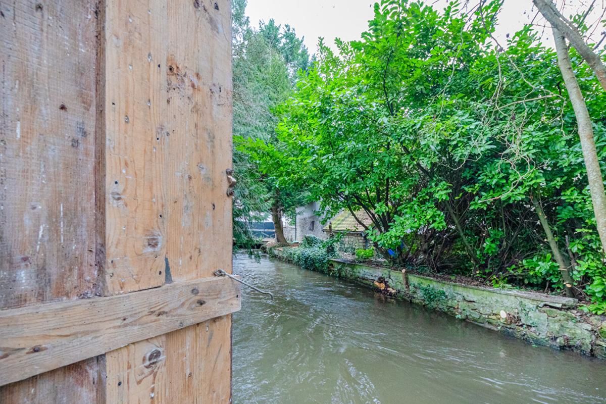Maison de charme XIXe au coeur du Vexin, avec jardin en bord de l'eau