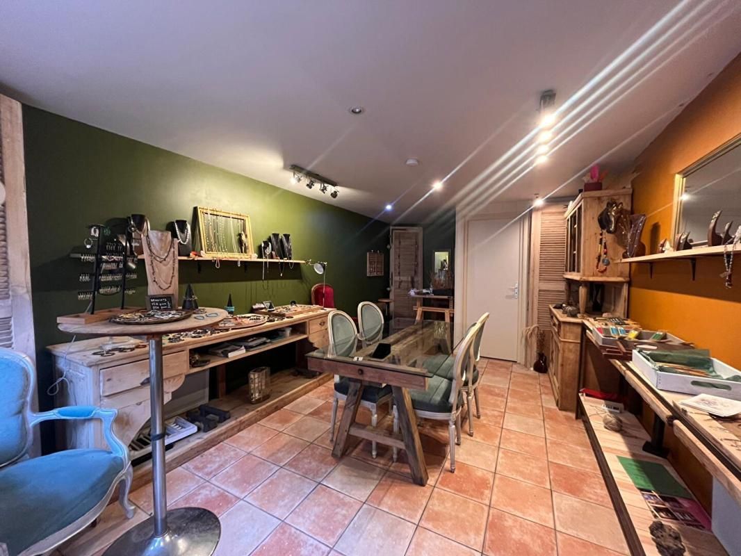 LE BOIS-D'OINGT VAL D OINGT - MURS LIBRES, LOCAL COMMERCIAL 25 m² 2