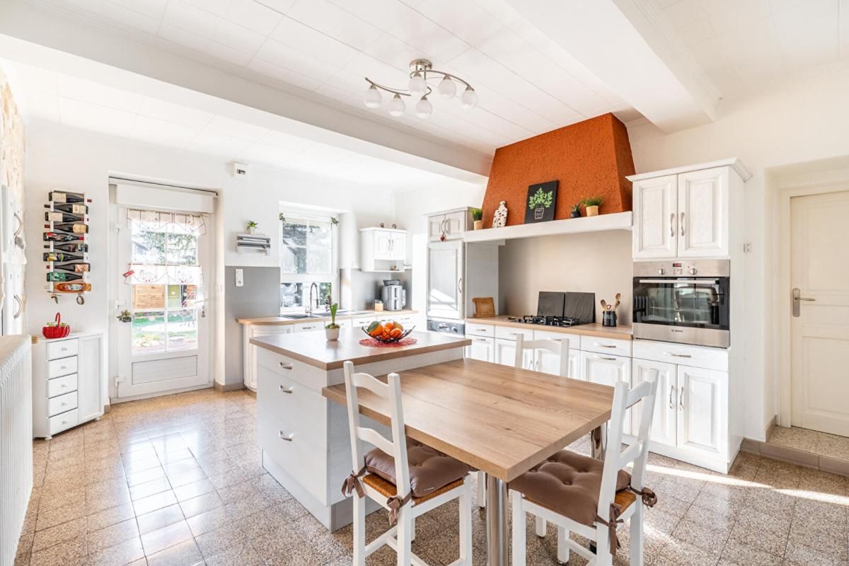 JONS Maison Jons 5 pièce(s) 170 m2 2