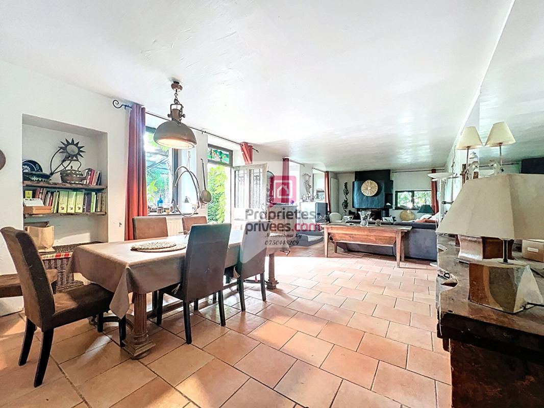 GILLY-SUR-ISERE Maison, Gilly Sur Isère 15 pièces  353 m2 + dépendance de 200 m² 3