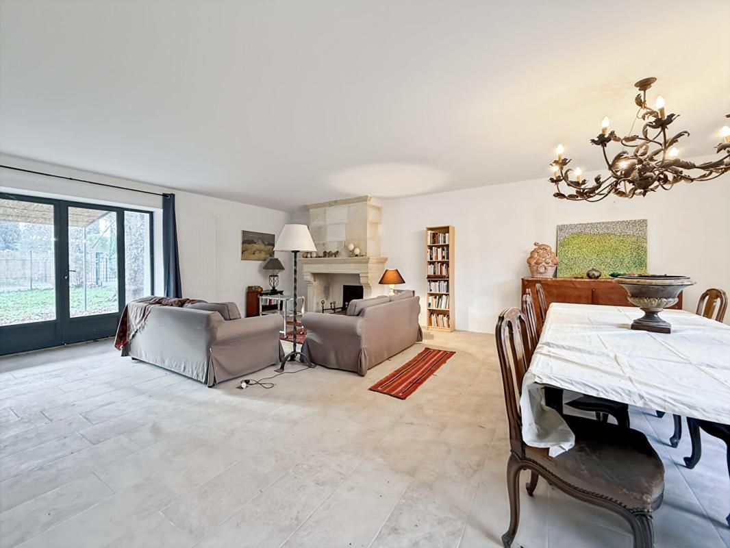 EYGALIERES Mas provençal proche d'Eygalières 3