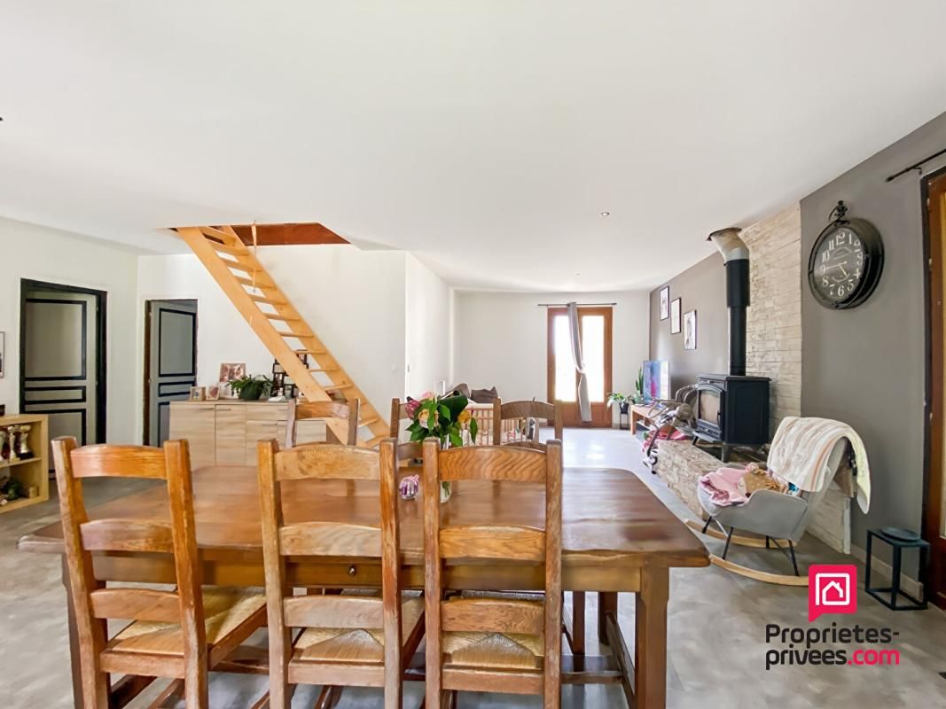 PRECY-SOUS-THIL Pavillon Proche Précy Sous Thil avec dépendance et terrain 4