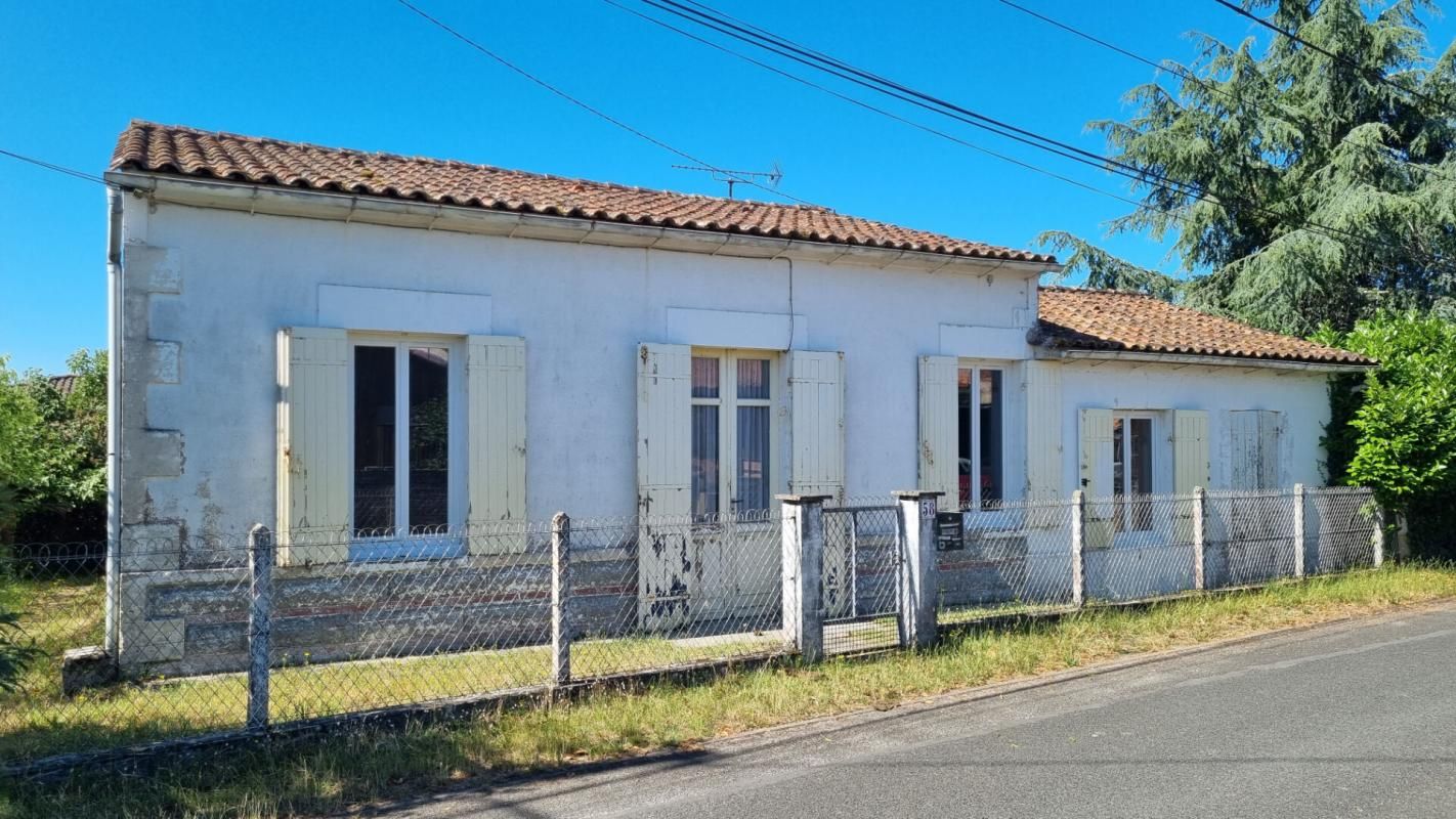 LACANAU Maison à rénover centre Lacanau Ville 6 pièces 105m² sur 315 m2 de parcelle 4