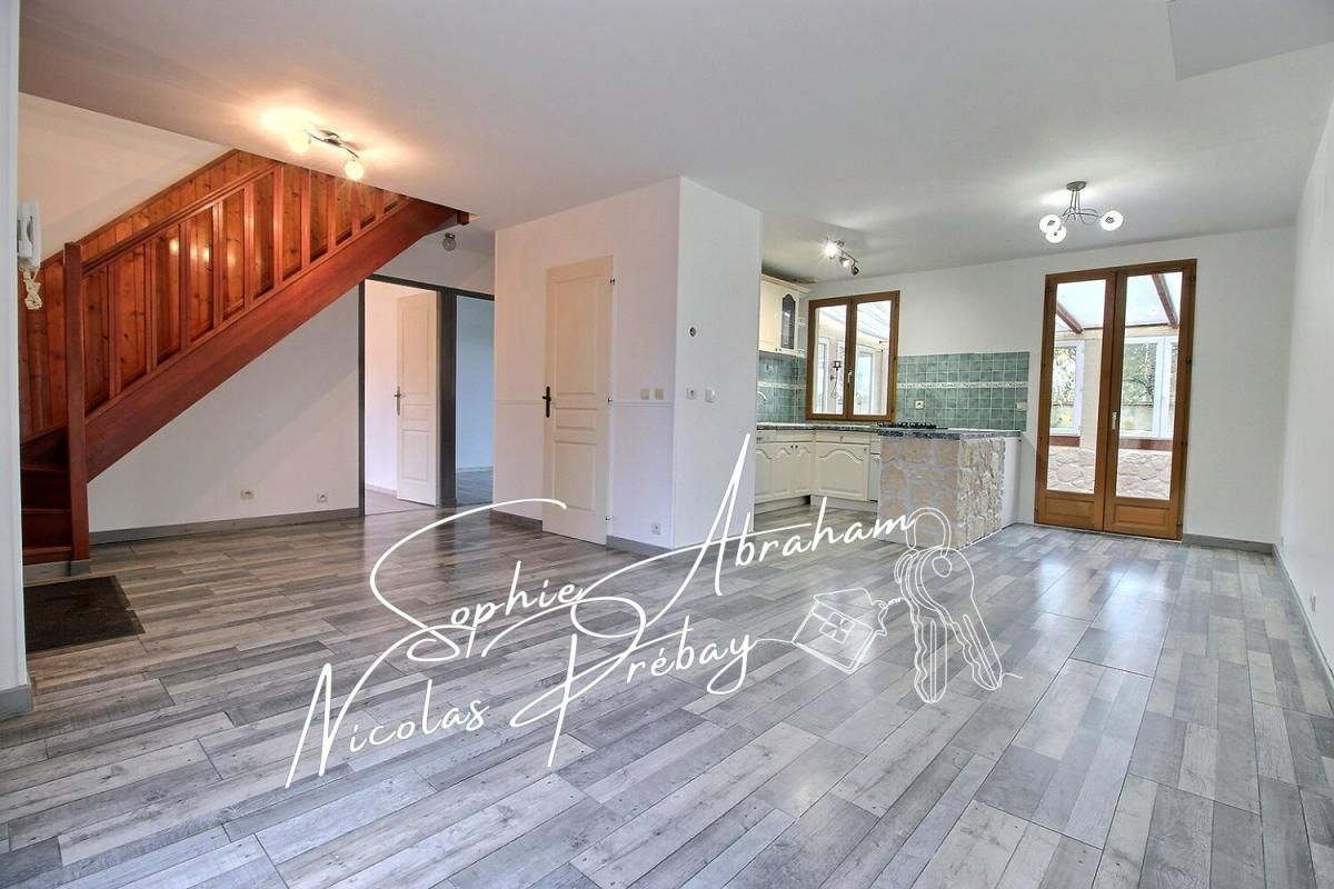 ANGERVILLE Maison individuelle de 4 chambres avec garage et jardin clos 3