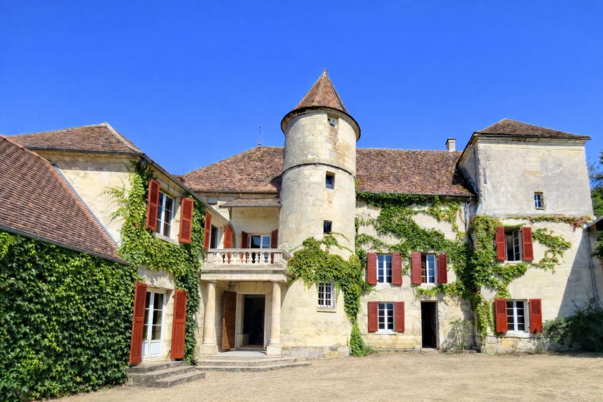 SOISSONS Corps de ferme médiévale 1