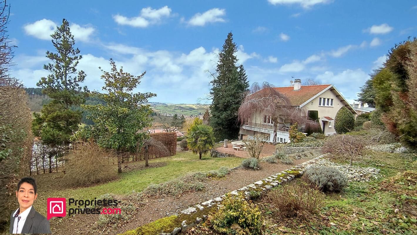 THIZY THIZY-LES-BOURGS (69240)  Villa de standing 218 m², 8 pièces, 4 chambres, garages, jardin 1