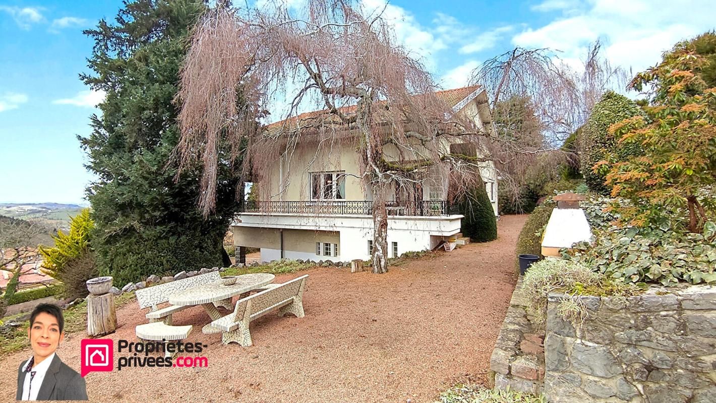 THIZY THIZY-LES-BOURGS (69240)  Villa de standing 218 m², 8 pièces, 4 chambres, garages, jardin 2