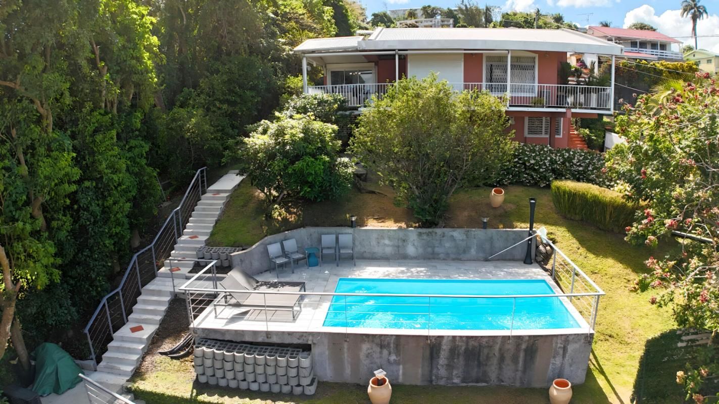 FORT-DE-FRANCE VILLA F6 DE PRESTIGE DE 153 M² AVEC PISCINE A FORT DE FRANCE 1