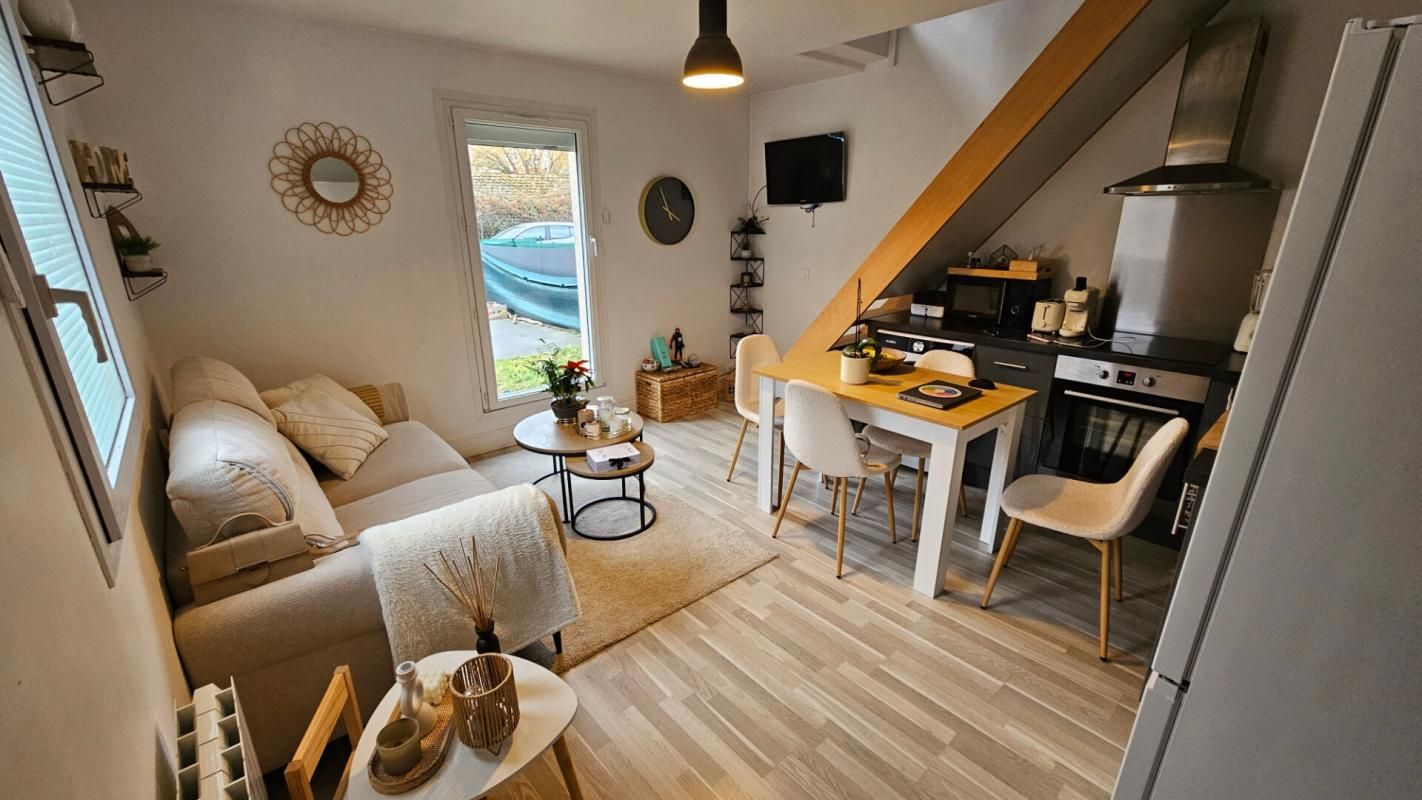 GAMBAIS Houdan 7 mn / Gambais 4 mn / Duplex 2 pièces 40 m2 avec extérieur et parking 2