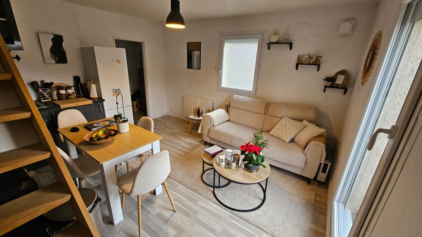 GAMBAIS Houdan 7 mn / Gambais 4 mn / Duplex 2 pièces 40 m2 avec extérieur et parking 4