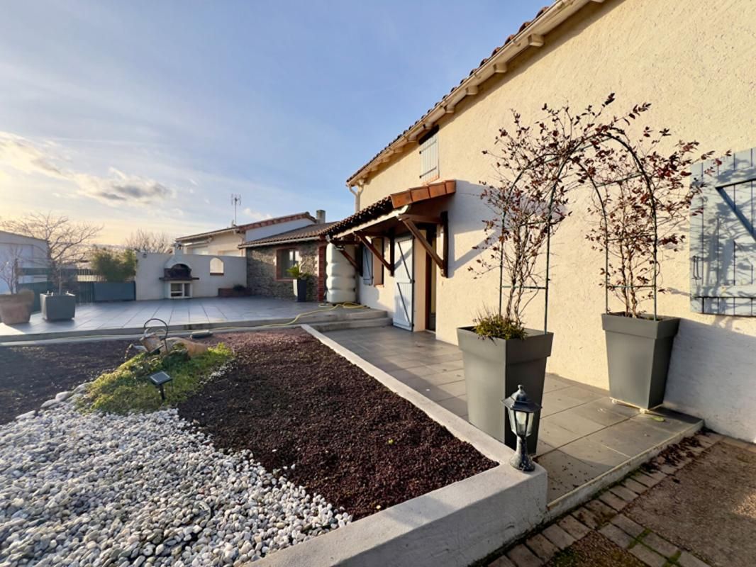 MONTREVAULT SUR EVRE Maison Montrevault Sur Evre 7 pièce(s) 230 m2 3