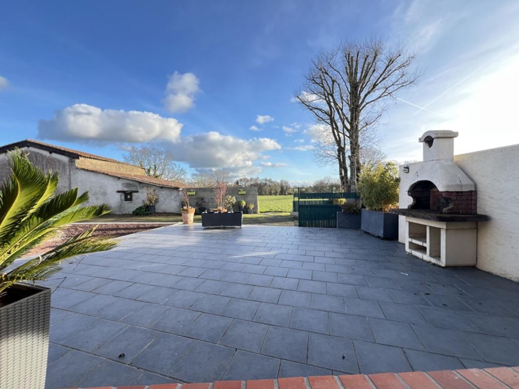 MONTREVAULT SUR EVRE Maison Montrevault Sur Evre 7 pièce(s) 230 m2 4