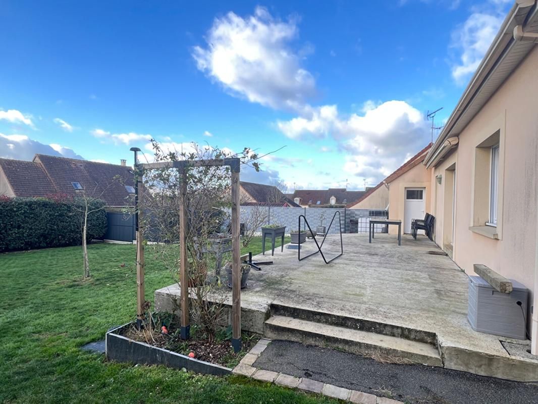 CHAUFOUR-NOTRE-DAME Maison - Chaufour Notre Dame - 7 pièces - 132 m² 2