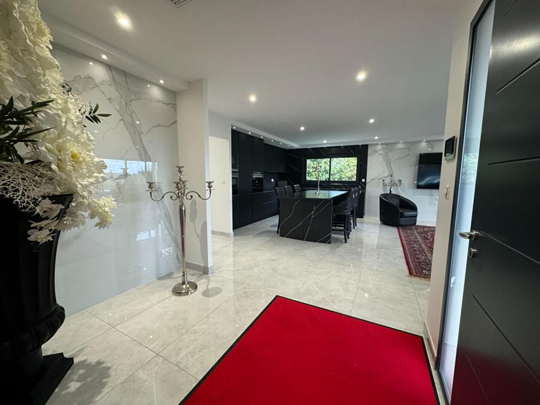 BASSENS Maison Bassens 6 pièce(s) 140 m2 4