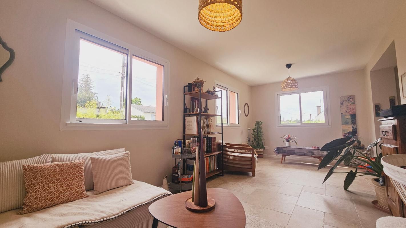 BOURGES BOURGES MAISON 98.4M² ET APPARTEMENT 44.4M² PISCINE JARDIN GARAGE 4