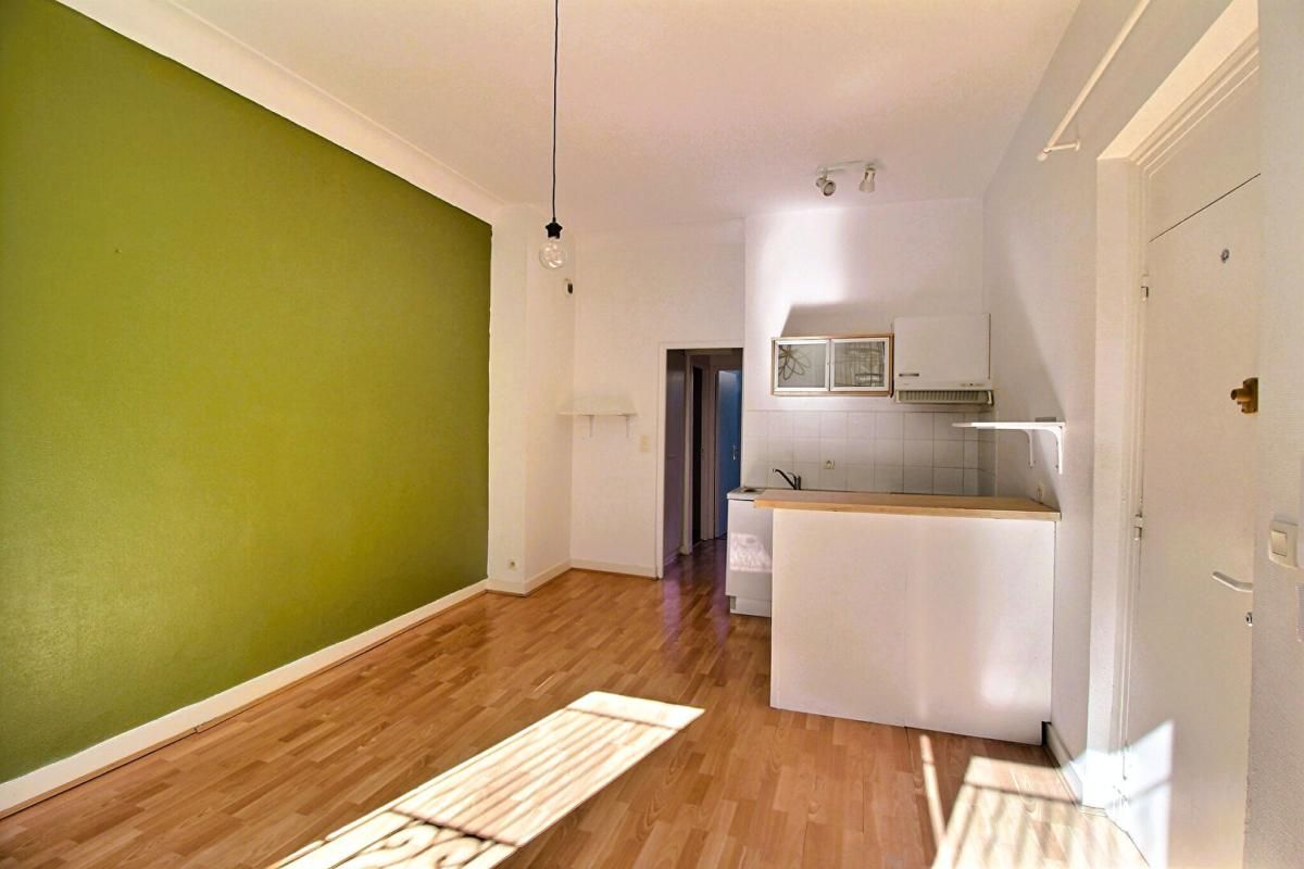 BORDEAUX T2 de 36 M² petite résidence en pierre, calme hyper-centre 3