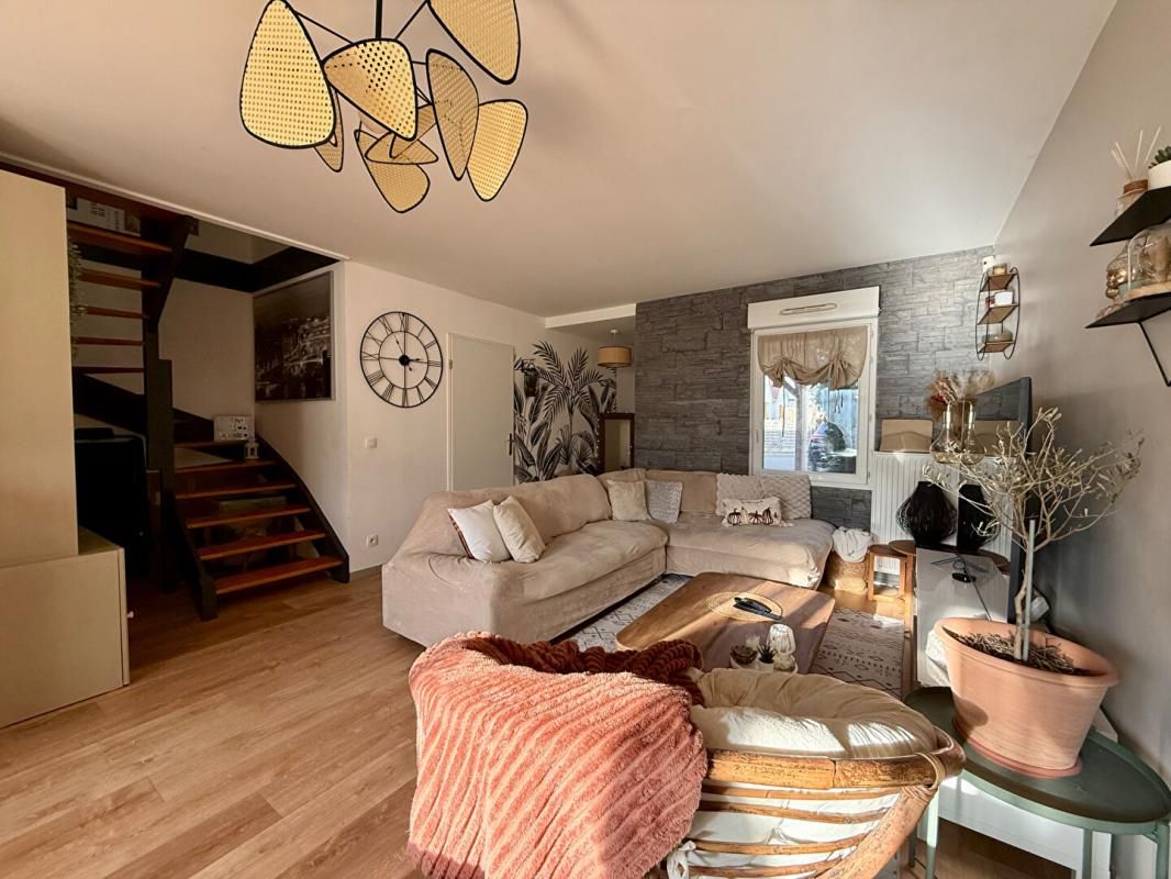 SAINTE-GENEVIEVE-DES-BOIS Maison Sainte Genevieve Des Bois 5 pièces 80 m2 4