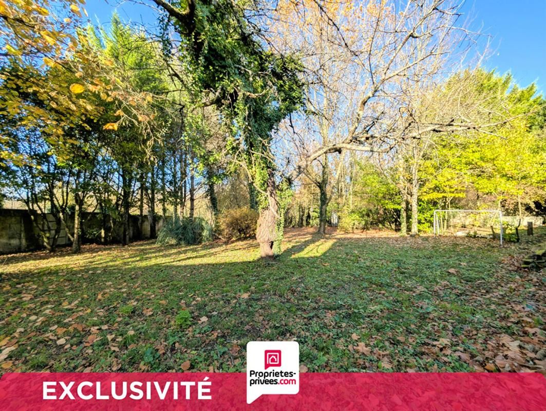 PONS VENTE INTERACTIVE ! GARANTIE 12 MOIS INCLUS ! Maison de ville avec jardin et garage ! 3