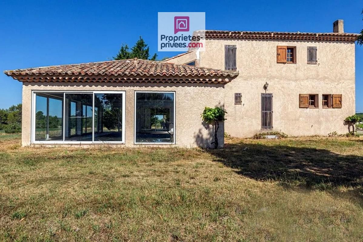 LA VERDIERE Maison cossue familiale avec piscine couverte sur grand terrain 4