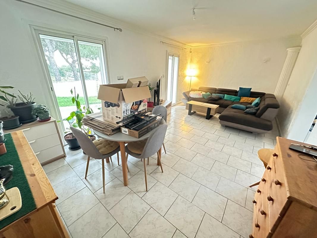 MARTIGUES Appartement T3 à Louer Martigues Croix Rez-de-Chaussée Terrasse Garage Privatif, Parking, Quartier Calme et Recherché 4