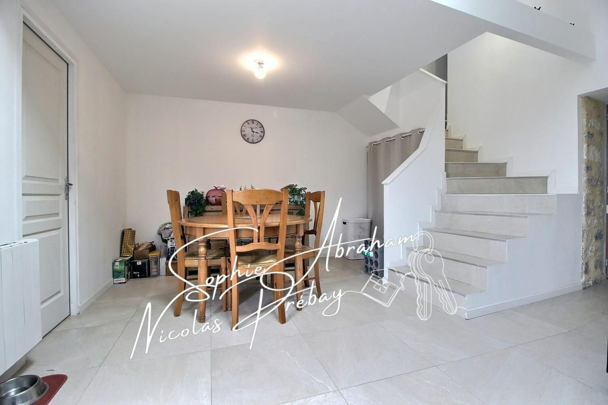 JANVILLE Maison rénovée, 2 chambres et bureau avec jardin et garage 4