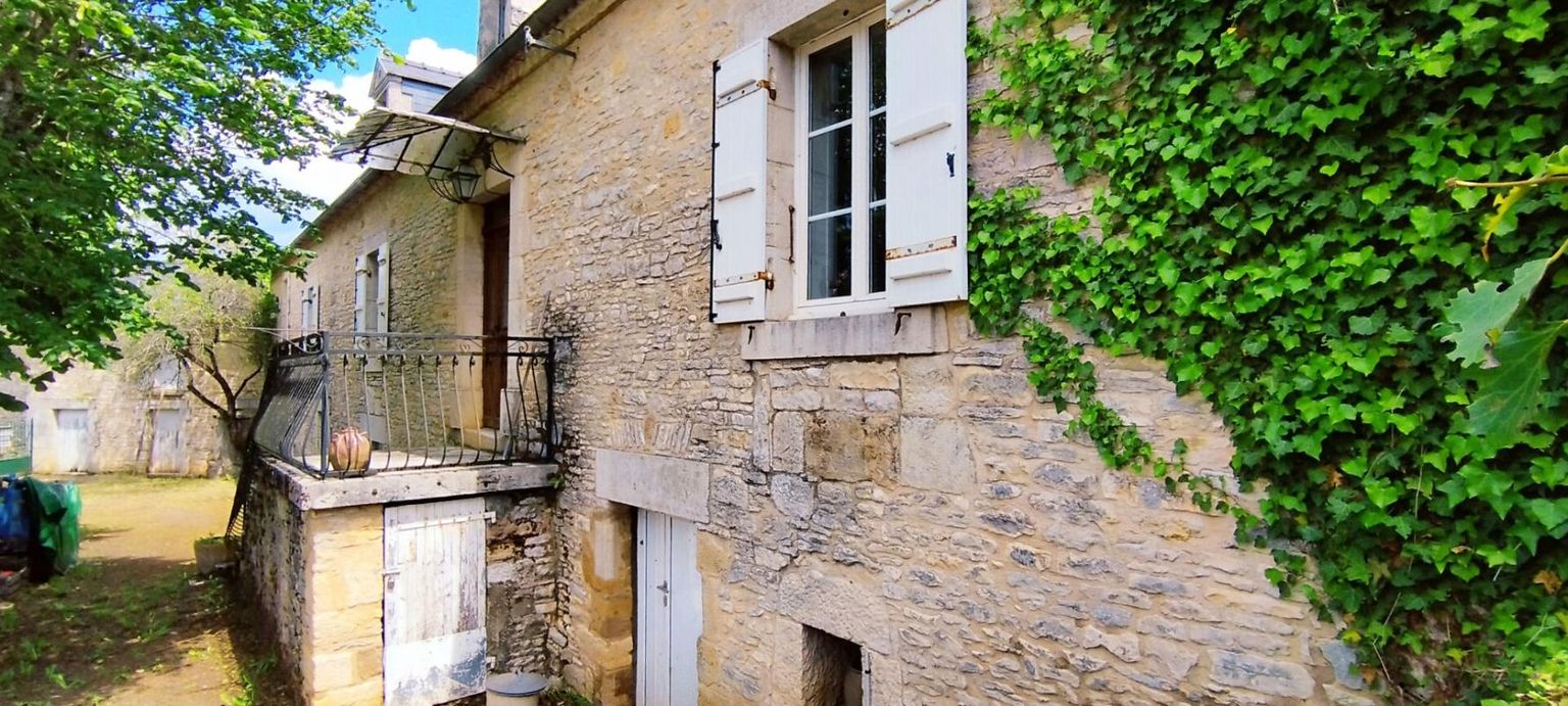 SAINTE-ORSE Maison de Bourg sur un terrain clos de 2365m² 3