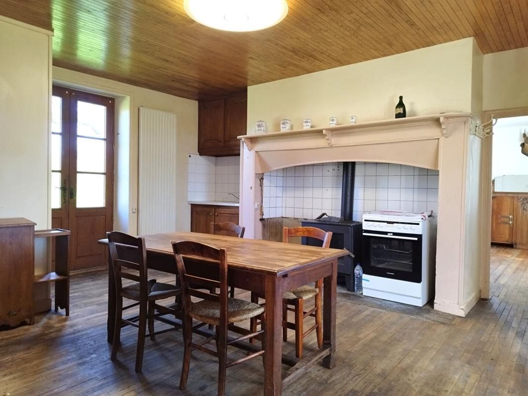 SAINTE-ORSE Magnifique Corps de Ferme sur un terrain clos de 2365m² 3