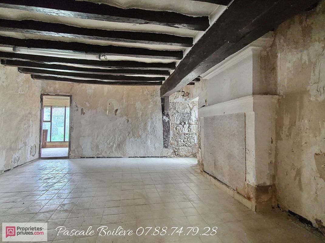 VERNANTES Maison à rénover  centre Bourg  - VERNANTES (49390) 1