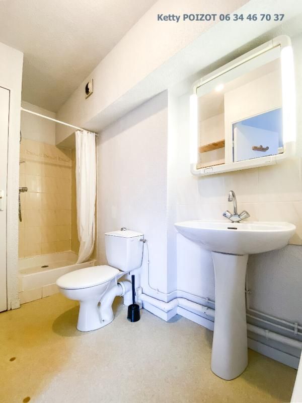 NANTES Nouveau - Appartement T2 duplex au 3 étage d'une copropriété calme, situé à deux pas du pont de la Tortière (44390) 4