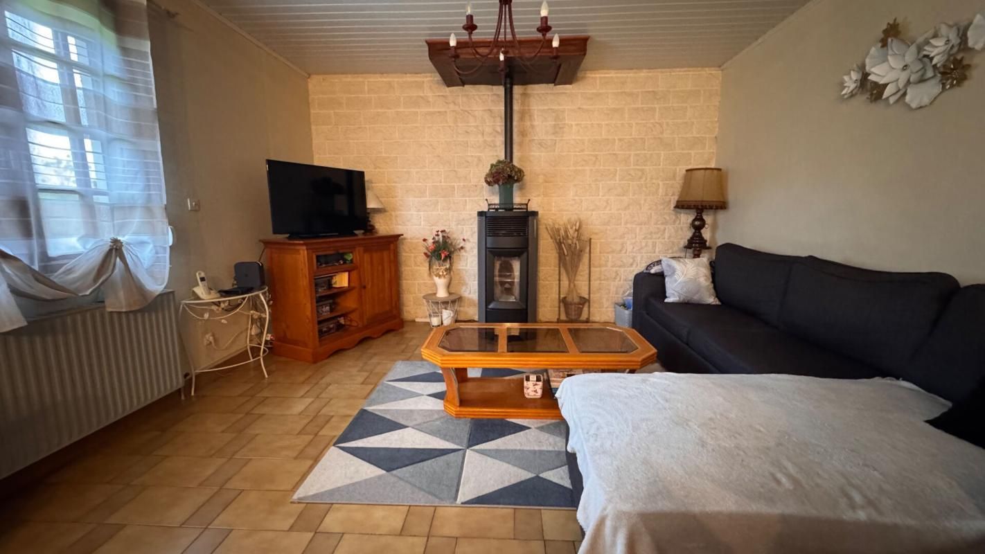 ERCOURT pavillon individuel  (130 m2) à Ercourt  4 chambres, sous sol complet 130 m2 4