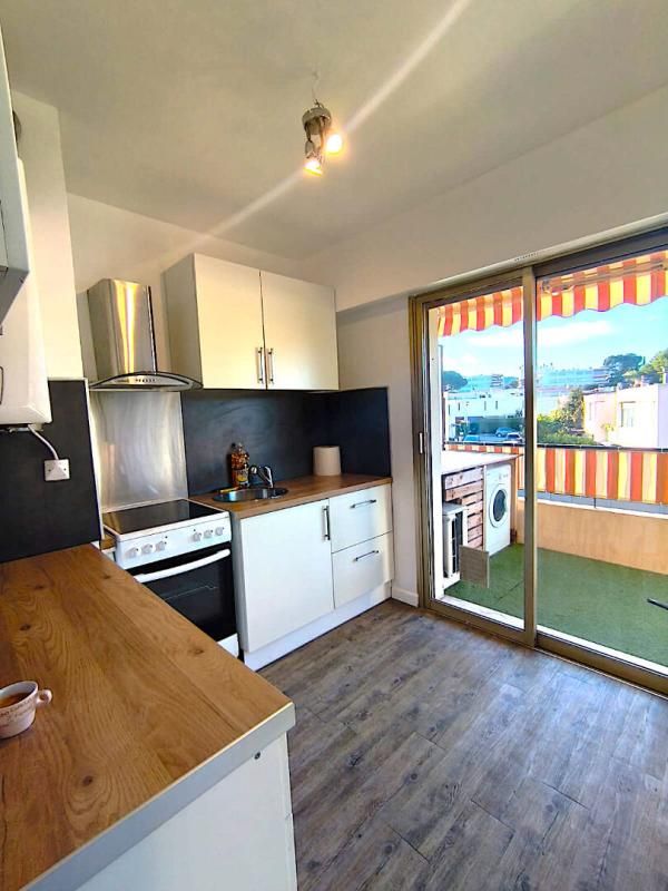 LE CANNET Appartement Le Cannet 1 pièce(s) 30.81 m2 3