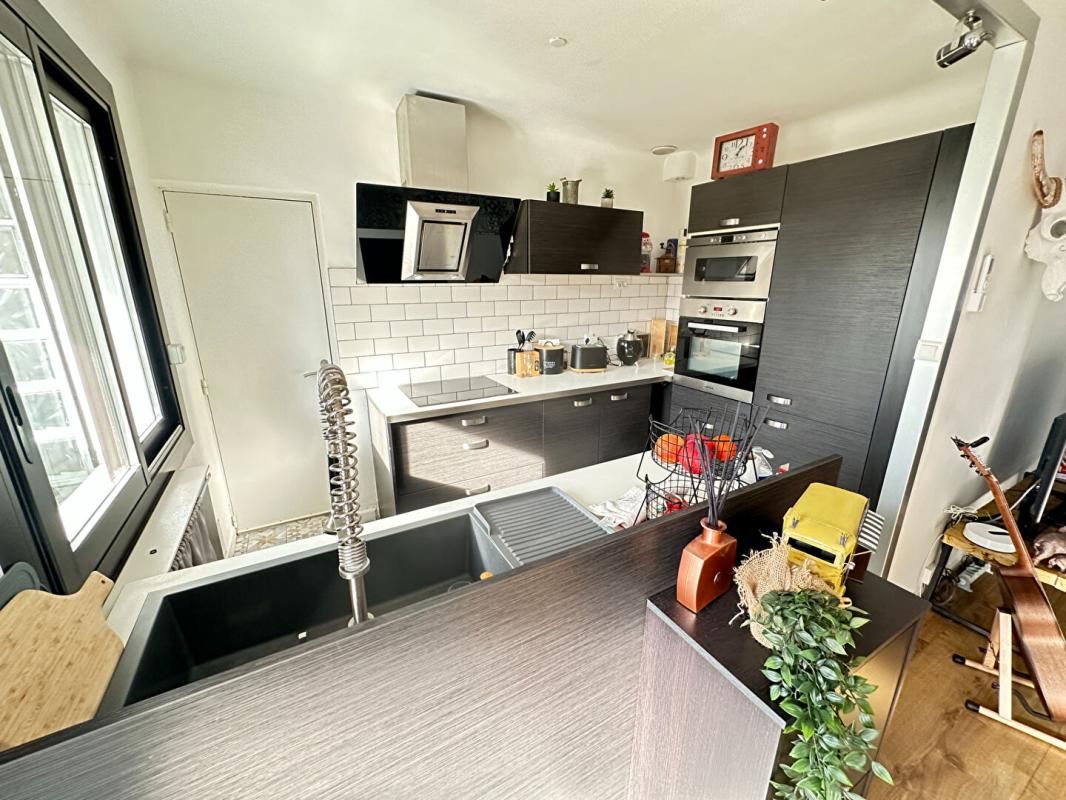 SALON-DE-PROVENCE Salon?de?Provence Location T3 Meublé 3