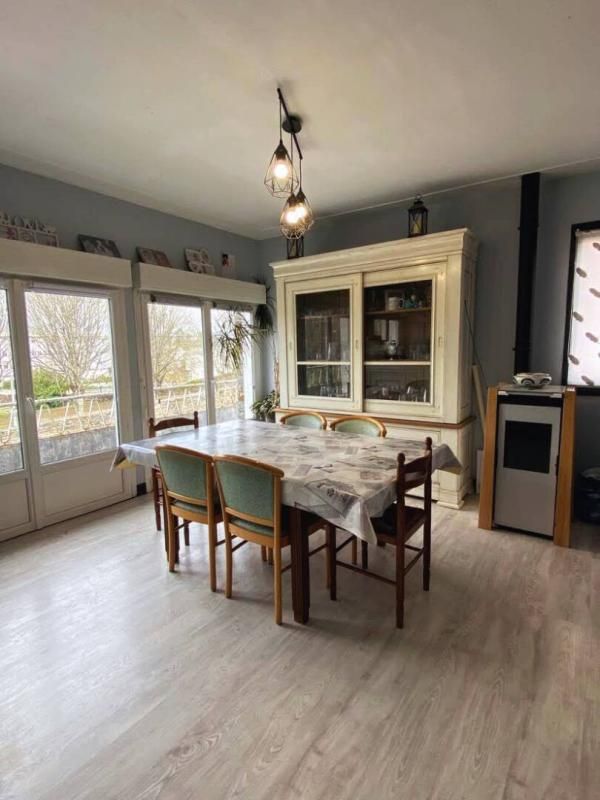 SAINT-YRIEIX-LA-PERCHE Maison St Yrieix La Perche 8 pièce(s) 150 m2 2